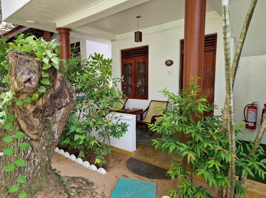 Panorama Beach Hotel Tangalle Exterior foto